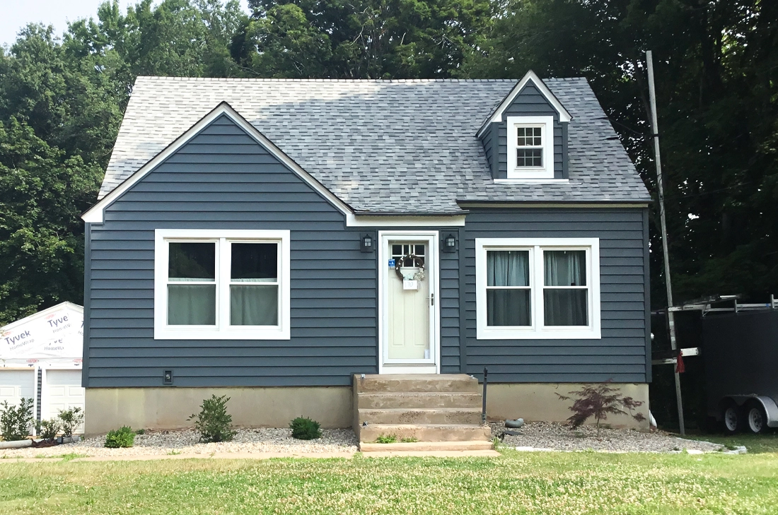 Insulated vinyl siding replacement